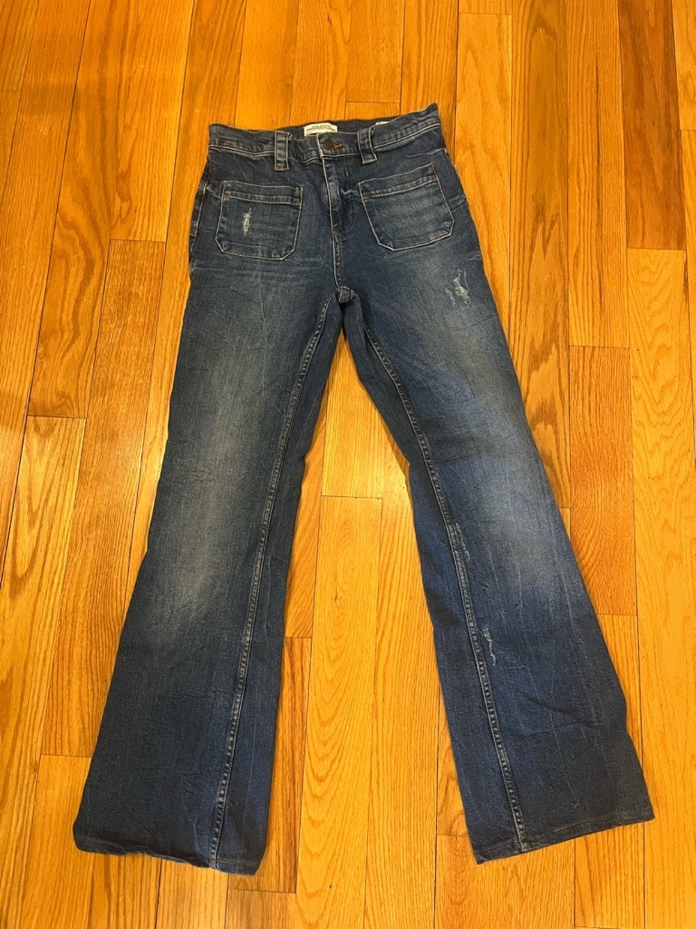 Zara Tribute to the 70s Flared Jeans- size 4